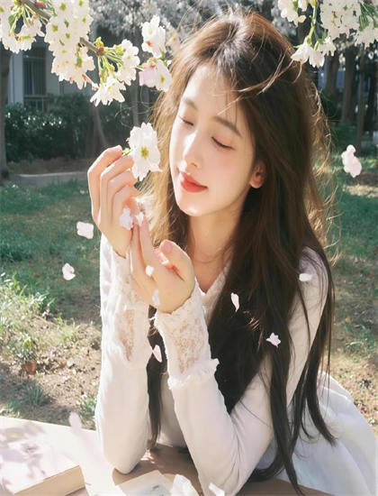 《性游戏》的文化思考：传统文化与现代价值观的对话 理解作品的时代背景与文化语境